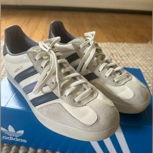 Like brand new (only worn for a couple hours) Adidas Gazelle sneakers